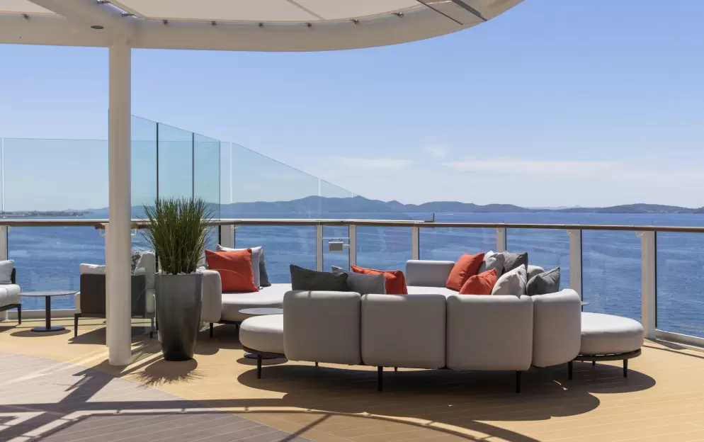 Silversea Silver Nova - Dusk Bar 2, ©Silversea Cruises Ltd.jpg